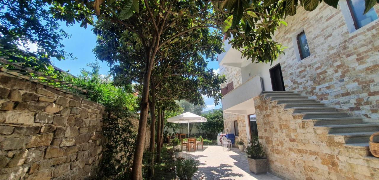 Xho'S Forest Guest House Berat Buitenkant foto