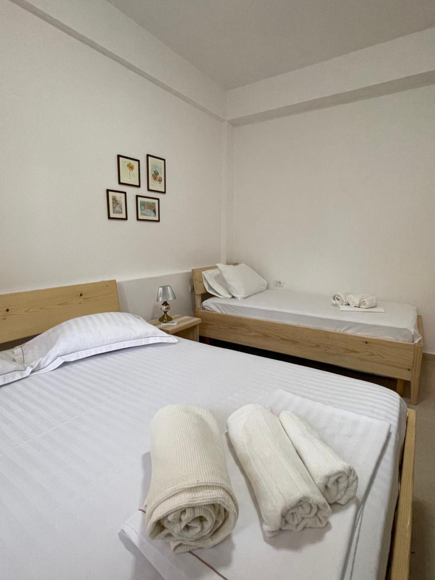 Xho'S Forest Guest House Berat Kamer foto